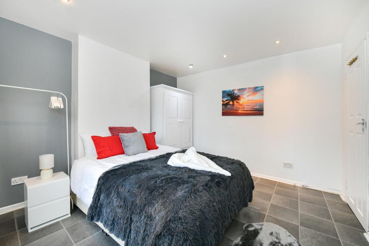 Impeccable 4-Bed House In Brixton London Villa Екстериор снимка