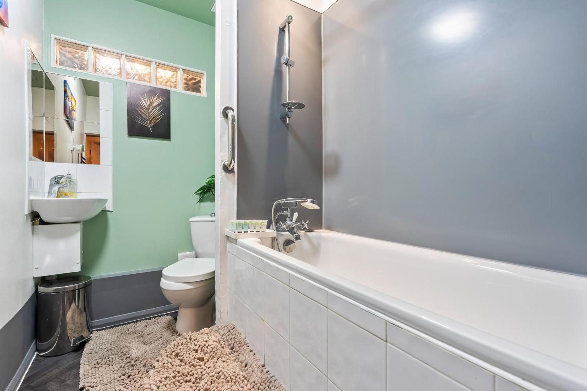 Impeccable 4-Bed House In Brixton London Villa Екстериор снимка