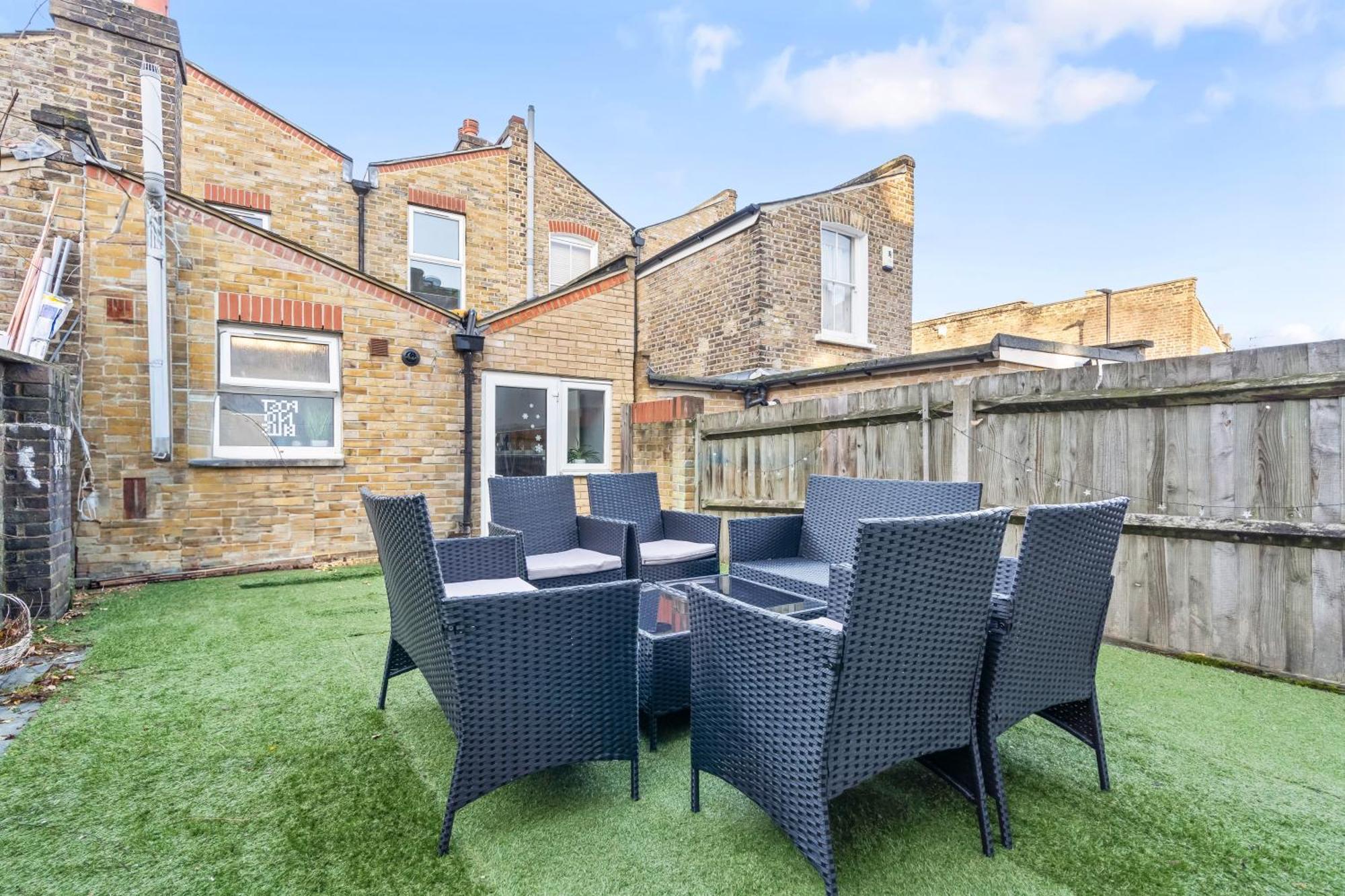 Impeccable 4-Bed House In Brixton London Villa Екстериор снимка